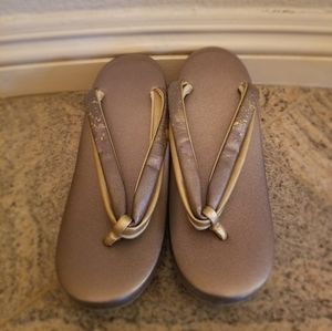 Japanese Kimono Zori Geta Sandals Ladies Grey